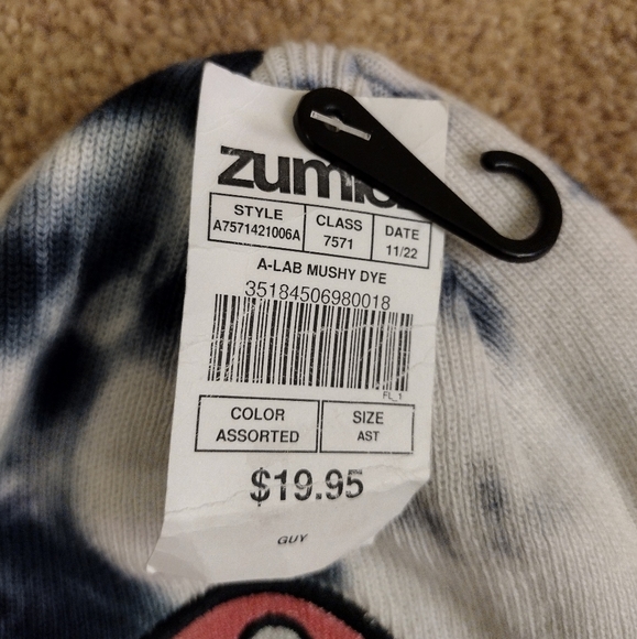 A - Lab! Mushy Black & White Tie Dye Beanie - Picture 2 of 3